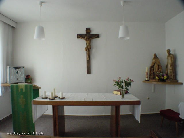 Lenzen Innenansicht Altar. Gottesdienstraum im Pfarrhaus