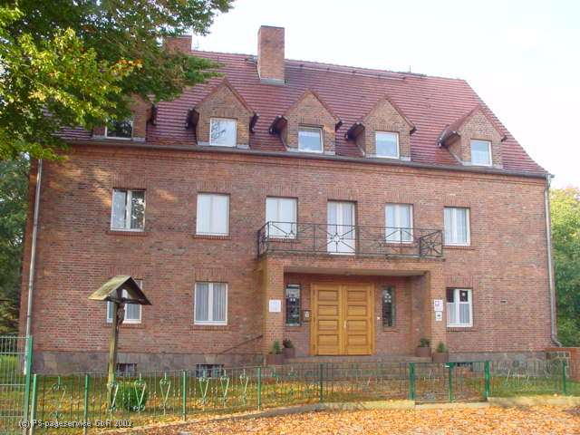Meyenburg. Frontseite des Küsterhauses