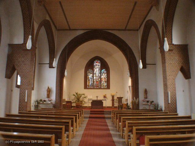 Pritzwalk Innenansicht Altar. Vor der Renovierung